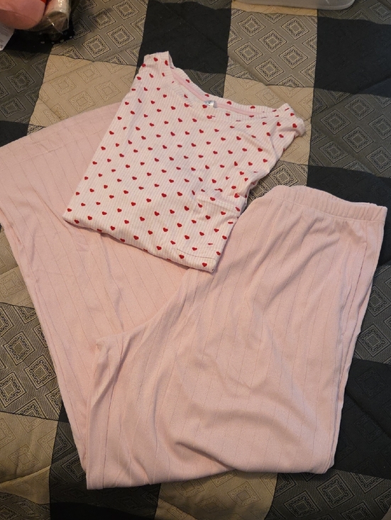 Gloria Vanderbilt Other - Gloria Vanderbilt Pink Ribbed Pajama Pants w/Red Heart Short Sleeve Tee